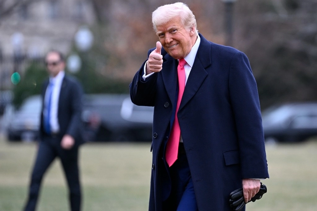 Trump no ha cumplido con frenar la distribución de drogas en su país, pero se pone exigente y se dice insatisfecho con México y Canadá.Foto Ap