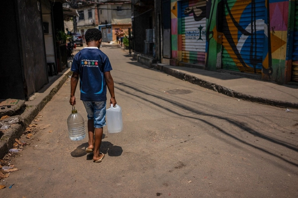 América Latina enfrenta una crisis social prolongada, en particular en materia de salud y educación, inseguridad alimentaria y energética, informó la Cepal. Foto Afp