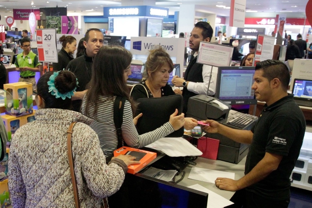 Según las cifras del Coneval, entre el primer trimestre de 2023 y e igual periodo de 2024, el porcentaje de la pobreza laboral disminuyó de 37.7 a 35.8 por ciento, nivel inferior al reportado antes de la pandemia. Foto Yazmín Ortega Cortés