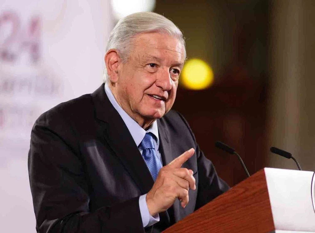 El presidente Andrés Manuel López Obrador, durante su conferencia de prensa matutina de ayer en el salón Tesorería de Palacio Nacional. Foto Presidencia
