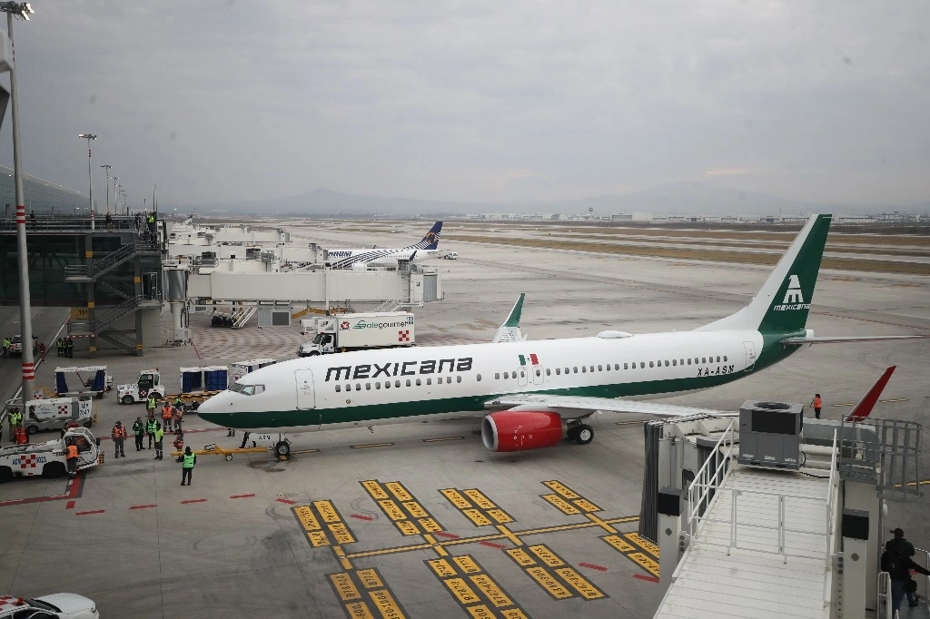 Trece años permaneció en tierra la aerolínea más antigua del país y su primer destino fue Tulum, Quintana Roo, “tras una inesperada escala en Mérida”. Foto Yazmín Ortega Cortés 
