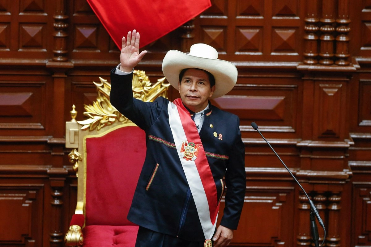 Imagen de julio de 2021, durante la investidura en el Congreso Nacional en Lima del presidente de Perú, Pedro Castillo, quien se encuentra en prisión tras ser destituido del cargo en diciembre de 2022 y ahora pide restituir su mandato. Foto 