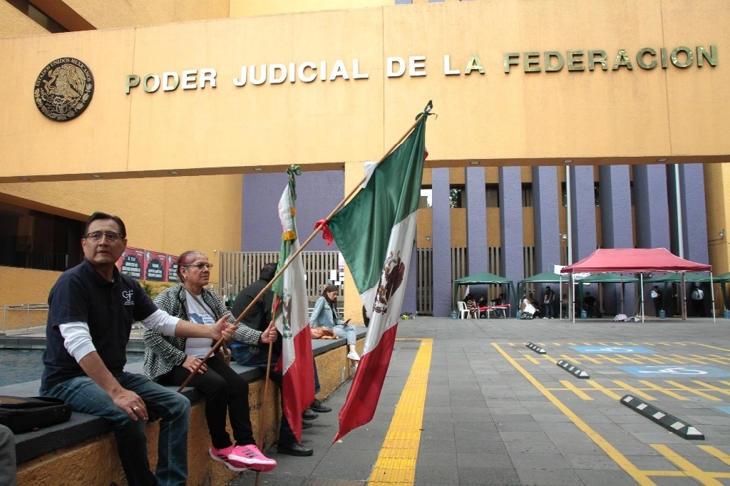 Las oficinas centrales del Poder Judicial de la Federación, en la avenida Revolución de la Ciudad de México, cerradas por el paro nacional. Foto Germán Canseco