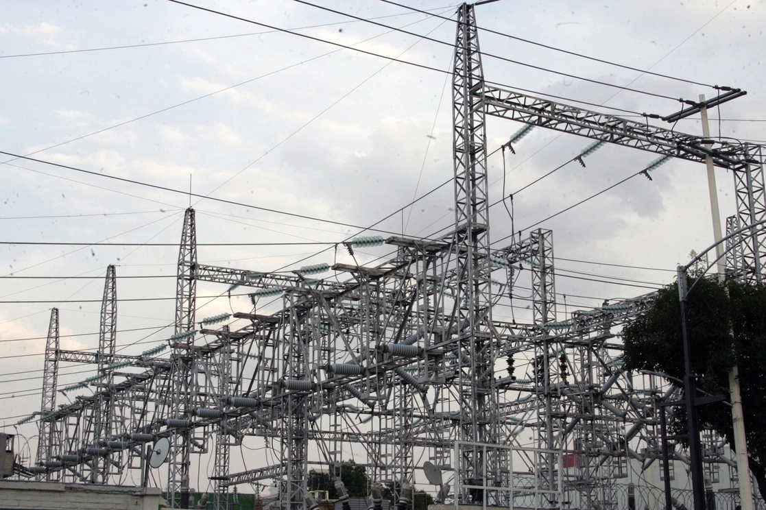 Ricardo Haneine, socio director de Kearney en México, explicó que un futuro claro, de aprobarse la reforma eléctrica, dejaría al país en estancamiento económico. Foto Roberto García Ortiz / Archivo