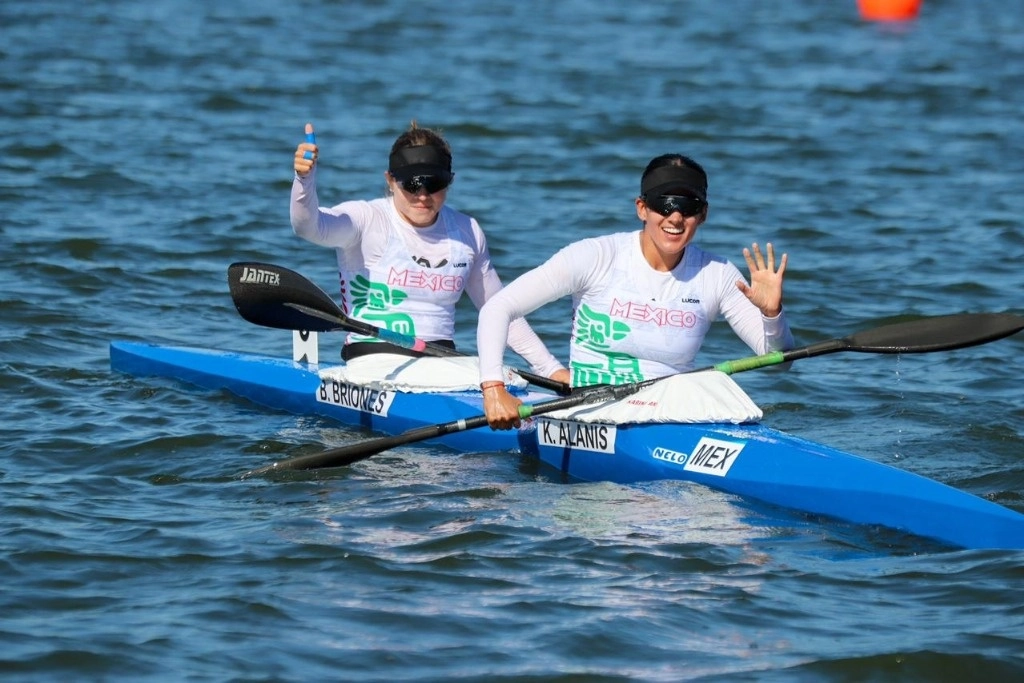 La delegación mexicana logró su mejor cosecha en unos Juegos Panamericanos tras el oro obtenido por las canoistas Karina Alanís y Beatriz Briones en la especialidad de k2 500 metros. Imagen tomada de @CONADE
