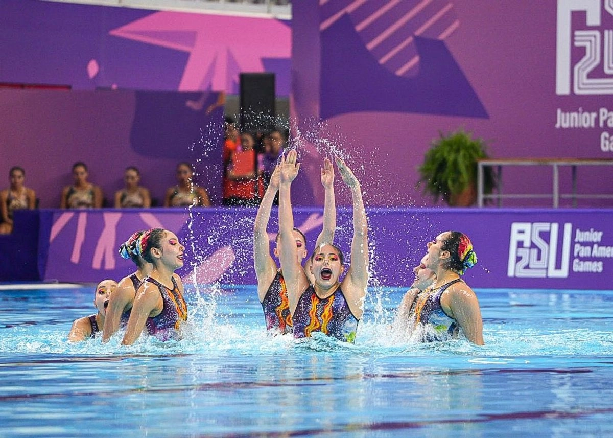 La selección nacional de natación artística conquistó el primer lugar en la prueba de equipo mixto con una puntuación de 194.9850; fueron escoltados en el podio por EU y Chile. Foto 