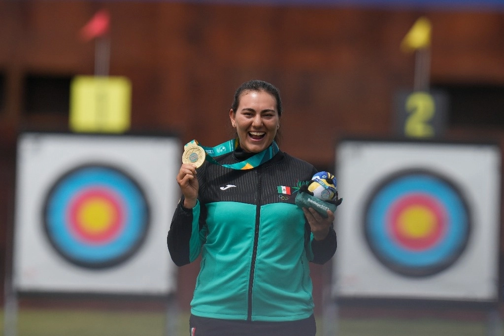Tiro con arco, golf y pelota vasca le dieron a nuestro país los últimos títulos. En la imagen, Alejandra Valencia, quien se convirtió en tricampeona continental en la modalidad individual de arco recurvo. Foto Ap