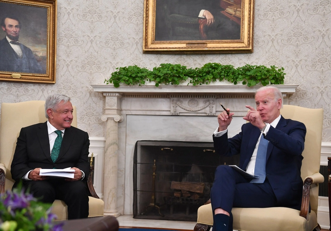El presidente Andrés Manuel López Obrador y su homólogo de Estados Unidos, Joe Biden, durante su reunión en la Casa Blanca, el 12 de julio de 2022. Foto Afp
 