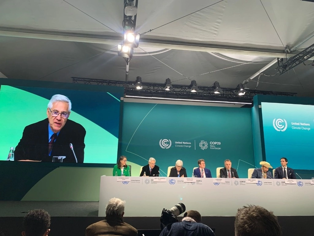 Participa José Luis Samaniego, director general del INECC en la conferencia de prensa sobre las NDC Alineadas con 1.5°C hacia Emisiones Netas Cero. Foto Semarnat