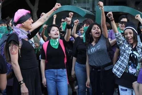 Diversos colectivos de mujeres durante una manifestación en imagen de archivo. Foto María Luisa Severiano