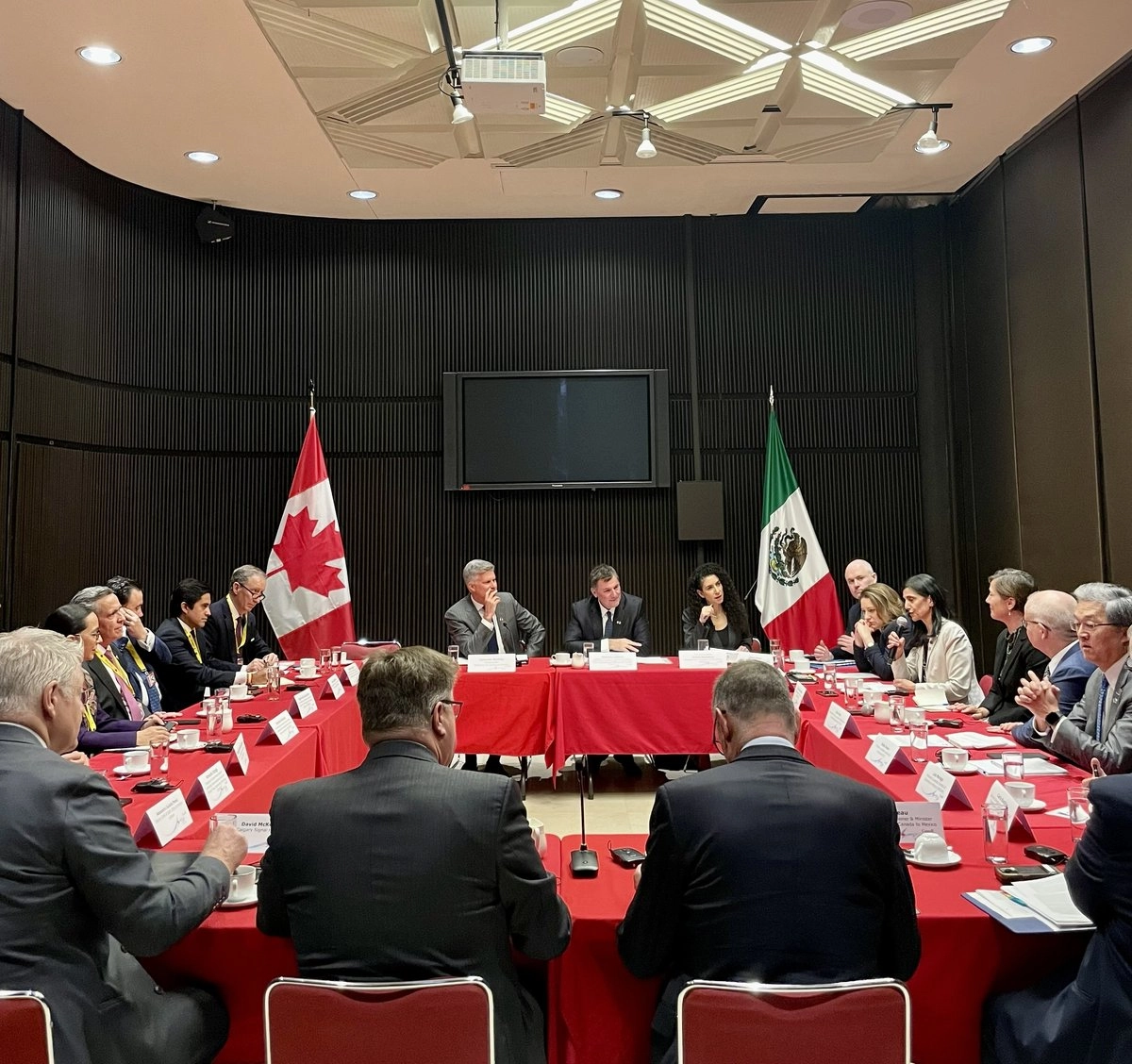 El ministro LeBlanc declaró: “La asociación de Canadá con México constituye un elemento fundamental de nuestra estrategia de diversificación comercial". Foto