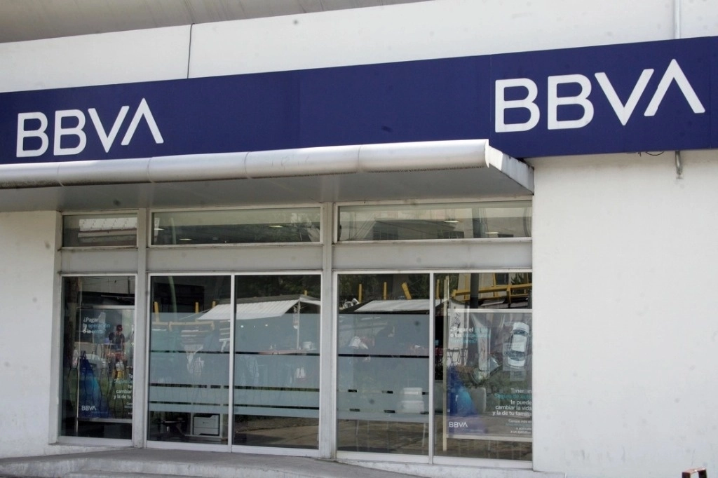 Sucursal bancaria de BBVA en la capital del país, en imagen de archivo. Foto Roberto García Rivas