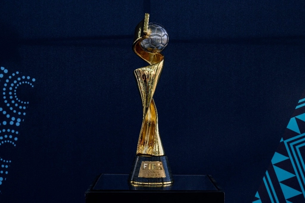 El trofeo de la Copa Mundial Femenil de la FIFA se ve durante su evento de inauguración en Summit at One Vanderbilt en la ciudad de Nueva York, el pasado 14 de abril. Foto Afp