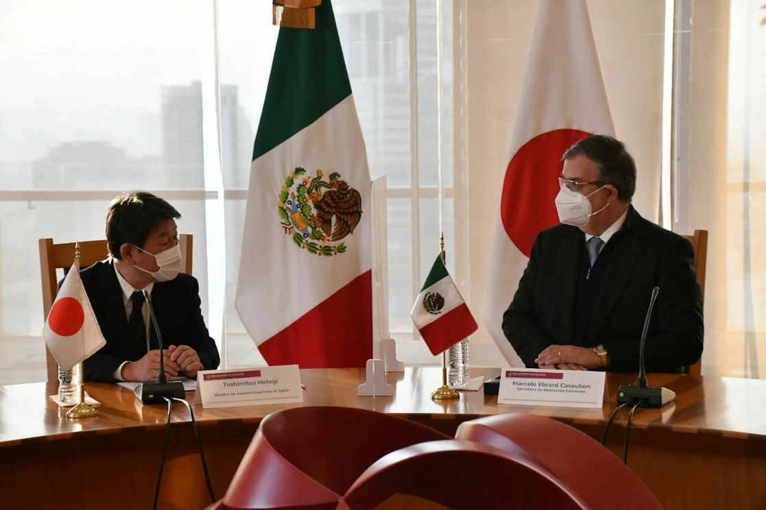 El canciller mexicano Marcelo Ebrard recibió al ministro de Relaciones Exteriores de Japón, Toshimitsu Motegi. Foto @m_ebrard