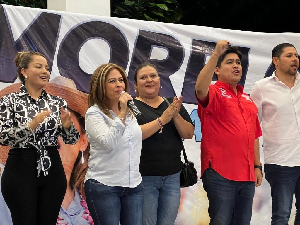 Lucia Meza, candidata del PAN, PRI y PRD al gobierno de Morelos, que también se declaró ganadora de la elección. Foto Rubicela Morelos
