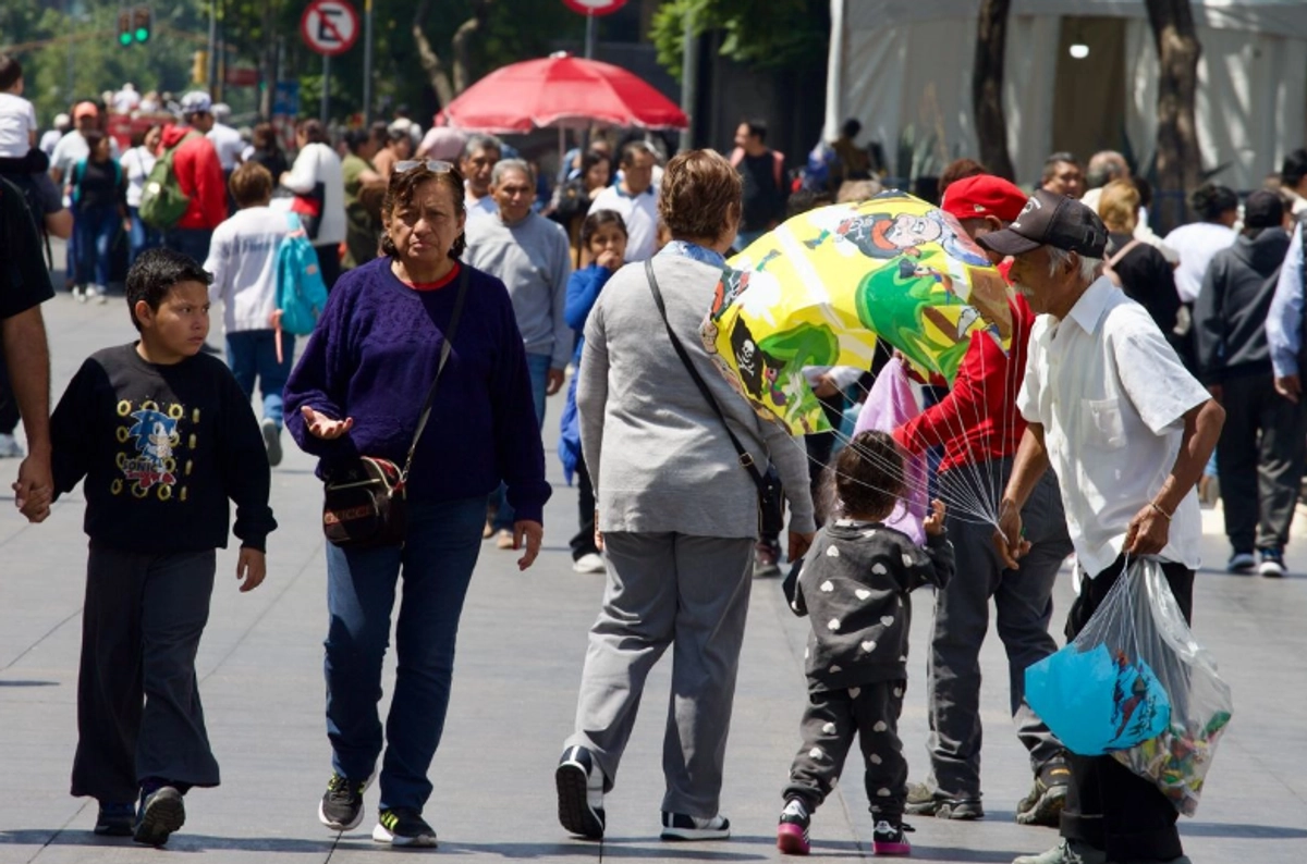 Negar la disminución de la pobreza y los esfuerzos constantes y continuos por insertar, con ejemplos tangibles, condiciones de vida tan trascedentes como la honestidad entre la sociedad, tampoco se pueden ignorar. Foto 