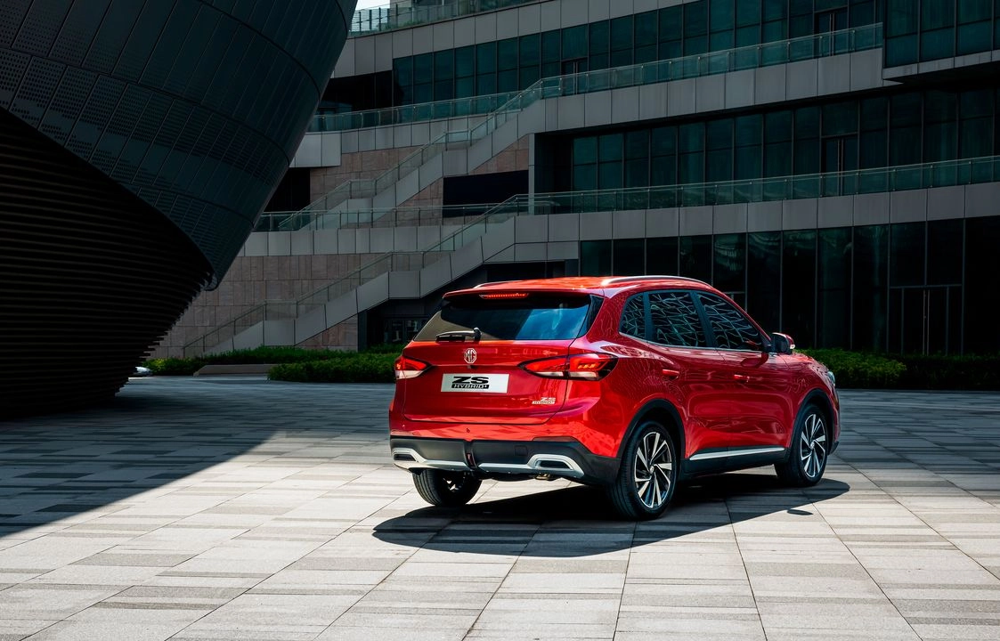 A casi un lustro en México y luego del lanzamiento de MG3 Hybrid, la marca mantiene su estrategia de electrificación sumando dos versiones de ZS Hybrid, su SUV más exitosa, ahora en versión híbrida. Foto 