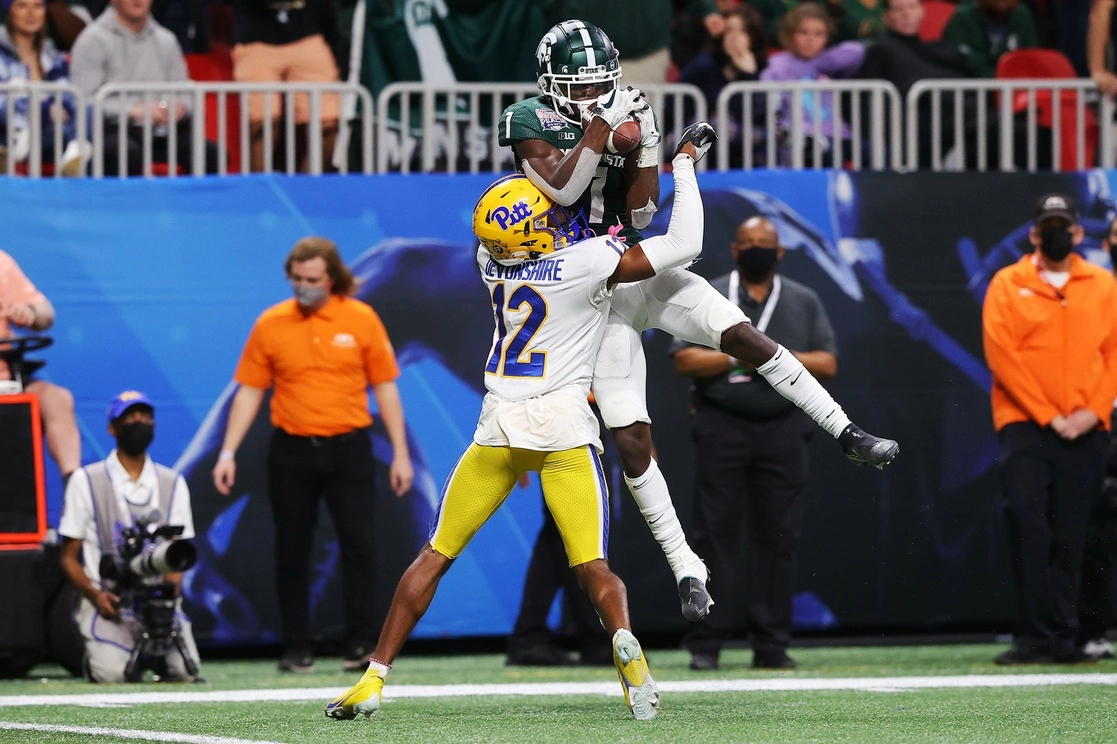 Thorne completó 29 de 50 pases para 354 yardas con tres touchdowns y una intercepción. Foto Afp