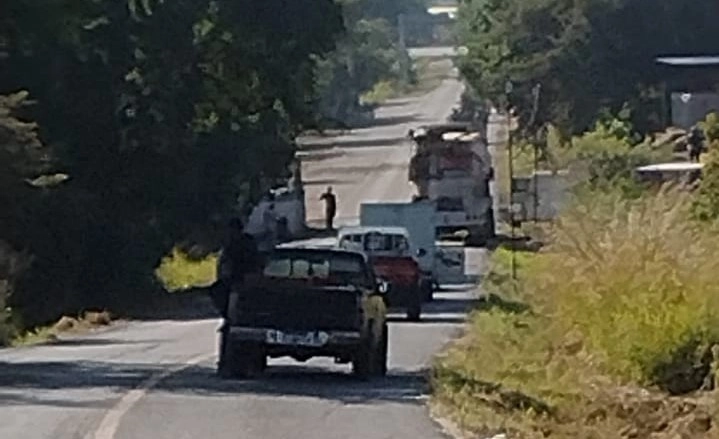 Luego de los primeros disparos, los uniformados solicitaron apoyo de fuerzas federales y estatales. Captura de pantalla de un video difundido en X.