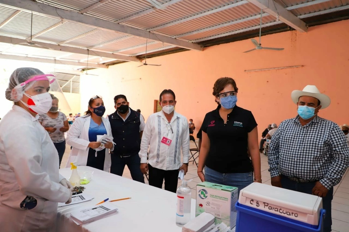 En Michoacán esta semana inició la vacunación contra el Covid-19 en la población de adultos mayores. Foto @GobMichoacan