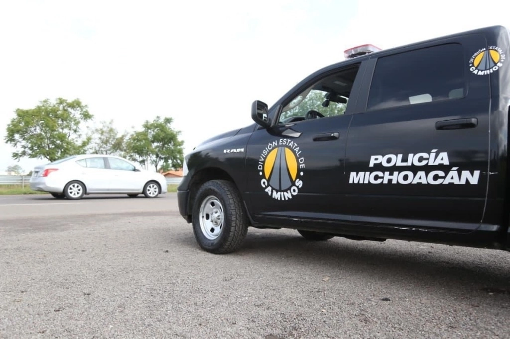 Policías de Michoacán durante un operativo de vigilancia.  Foto tomada de X @MICHOACANSSP