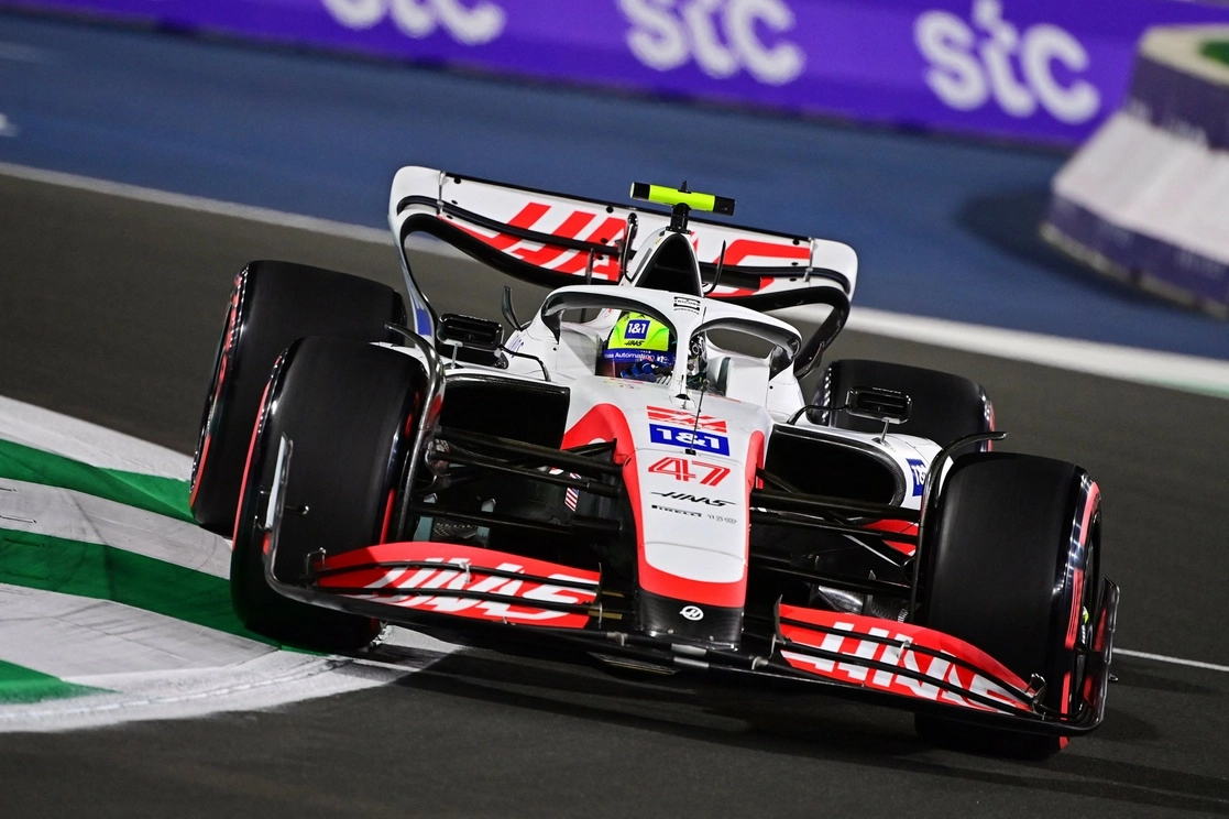 Mick Schumacher se accidentó en la segunda fase de las clasificaciones del GP de Arabia Saudita. Foto Afp