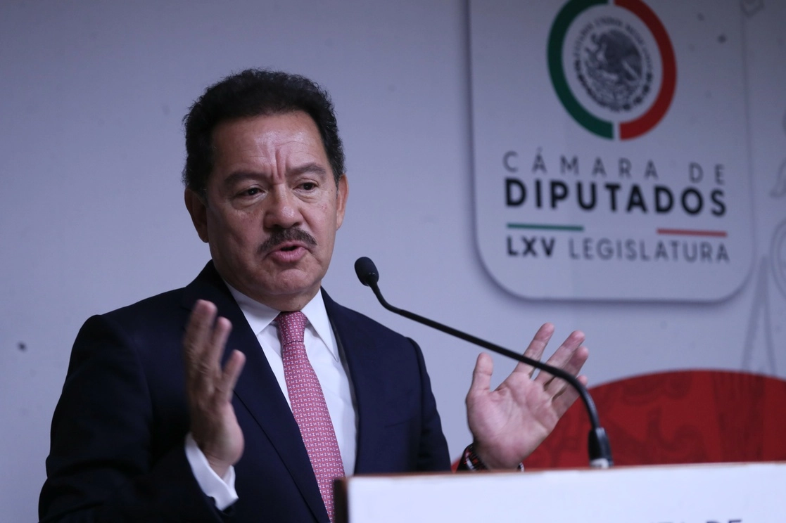 El coordinador de Morena en San Lázaro, Ignacio Mier. Foto Roberto García Ortiz / Archivo 