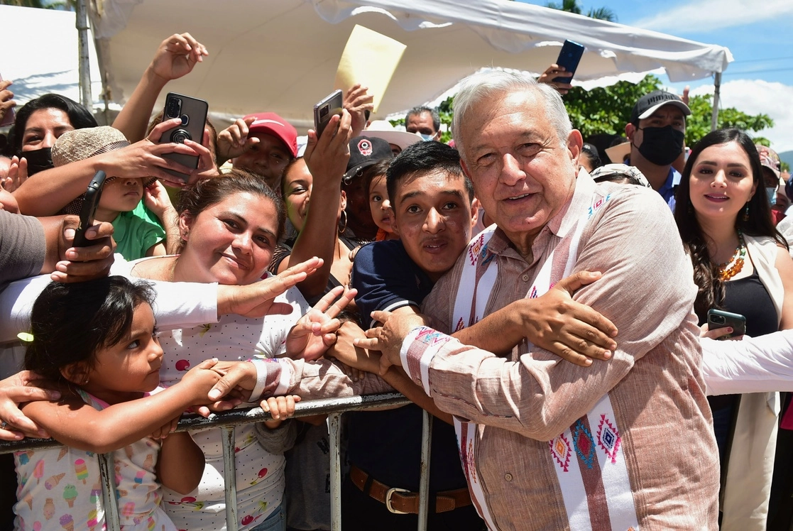 El presidente Andrés Manuel López Obrador encabezó ayer la inauguración de una sucursal del Banco del Bienestar en Villa Corzo, Chiapas. Foto cortesía Presidencia