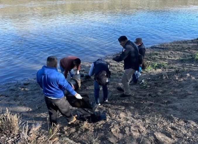 Agentes del INM, con apoyo de diversas corporaciones policíacas y militares, realizaron un operativo para detener migrantes extranjeros que se encontraban en un campamento en la colonia El Ejido Tabalaopa, en la ciudad de Chihuahua, generando disturbios. Foto ‘La Jornada’ / Archivo