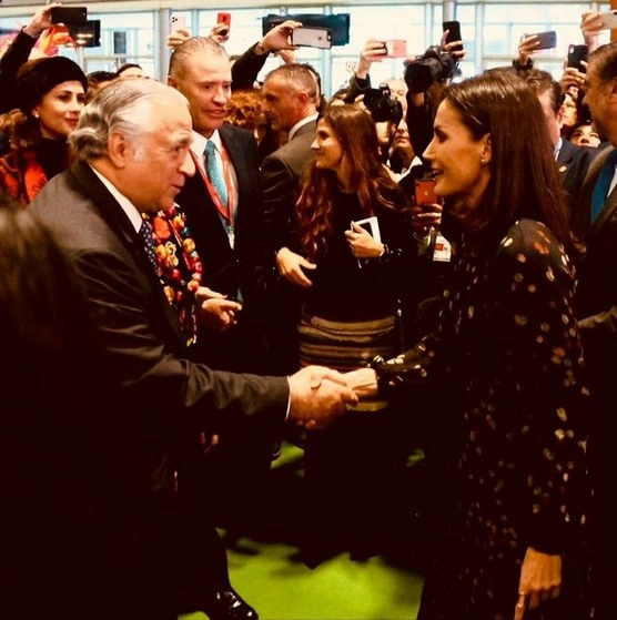 Miguel Torruco saluda a la reina Letizia durante la inauguración del pabellón México. Foto @TorrucoTurismo