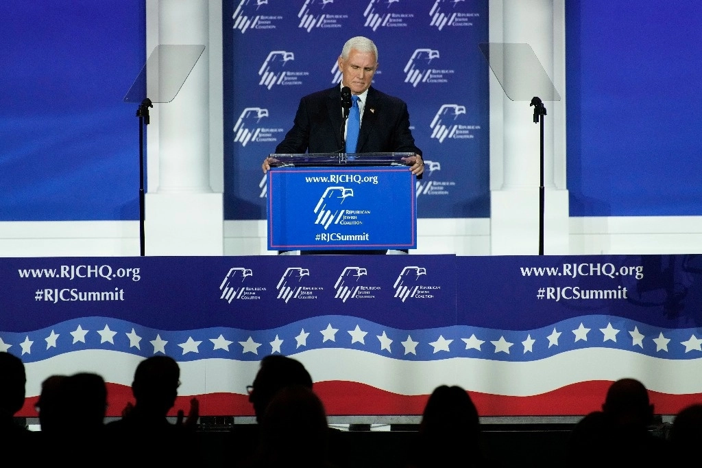 El exvicepresidente Mike Pence durante una reunión anual de liderazgo de la Coalición Judía Republicana,en Las Vegas, el sábado 28 de octubre de 2023. Foto Ap
