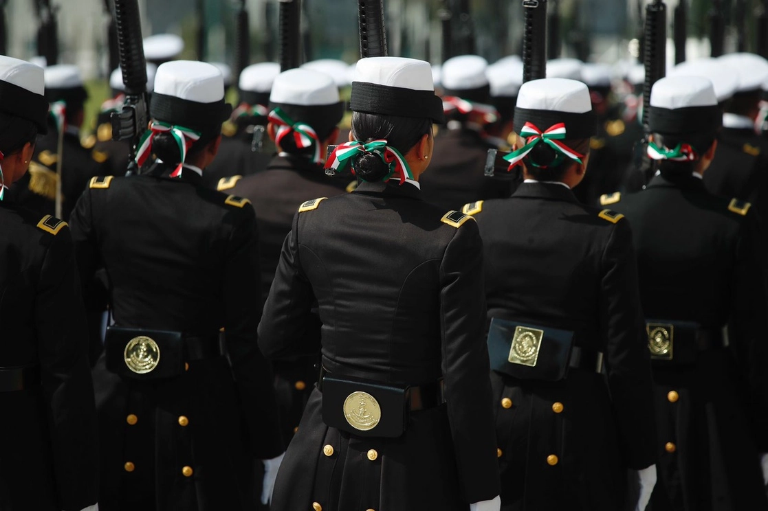 La Semar lleva a cabo el pase de revista general del contingente naval que participará en el desfile con motivo del 112 Aniversario del Inicio de la Revolución, el 16 de noviembre de 2022. Foto Cristina Rodríguez