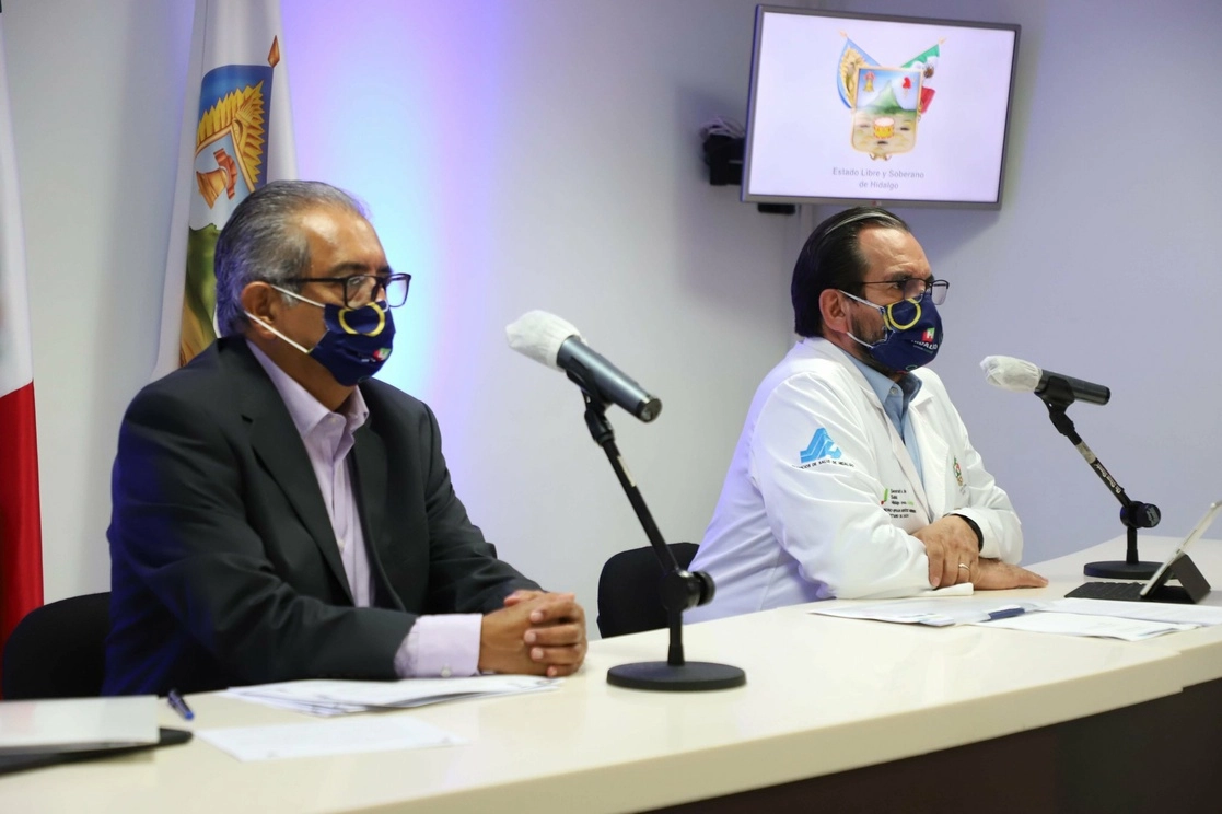 El formato presencial se realizará en los planteles educativos ubicados de los 15 municipios en ”Semáforo Verde Epidemiológico”. La imagen, durante conferencia de prensa conjunta de los titulares de las Secretarías de Salud y Educación estatales, el 24 de agosto de 2021. Foto La Jornada
