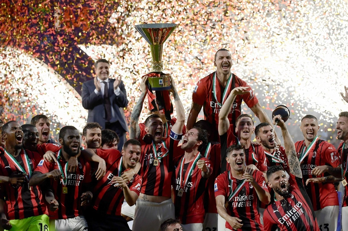 Milan se convirtió en el nuevo campeón de la Serie A de Italia. Foto Afp