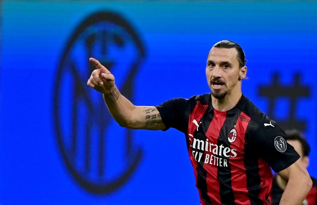 Zlatan Ibrahimovic celebra uno de sus goles. Foto Afp