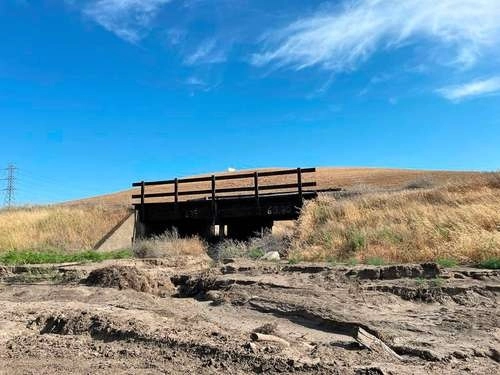 En 2022, una sequía obligó a varias comunidades circunvecinas a Fresno a recurrir al agua embotellada y paralizó la actividad agrícola.