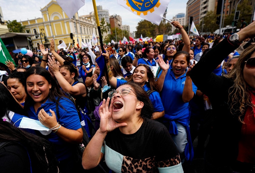 Thousands march in Chile to press for progress in social reforms