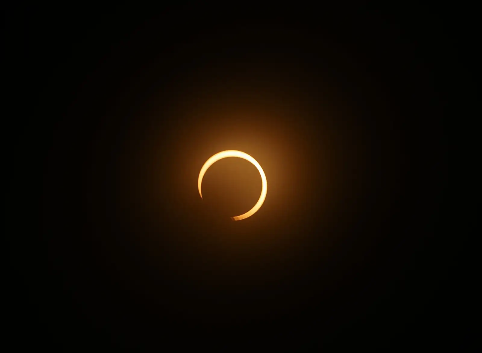 Eclipse solar anular en la zona arqueológica de Kohunlich, Quintana Roo, el 14 de octubre de 2023. Foto Víctor Camacho
