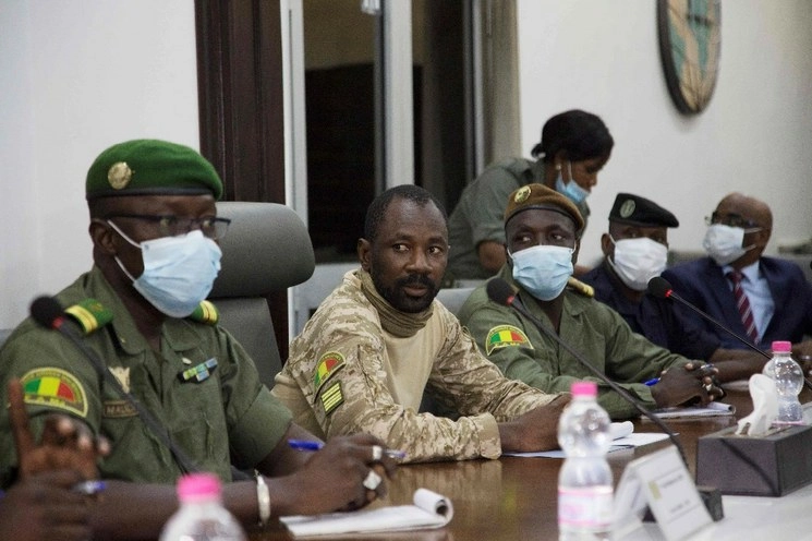 Los enviados de África occidental mantuvieron conversaciones con la junta militar de Malí  para tratar de impulsar un rápido regreso al gobierno civil. Foto Afp