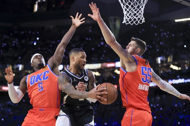 El Thunder anotó uno de sus primeros 18 intentos desde la línea de tres. Foto Ap