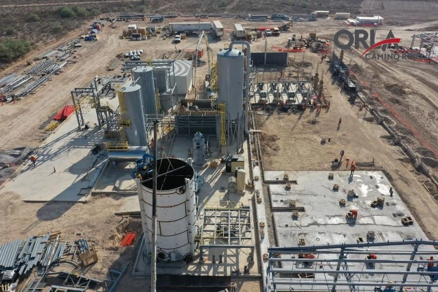 Etapa de construcción de Minera Camino Rojo. Foto tomada de la página de Facebook Orla Camino Rojo