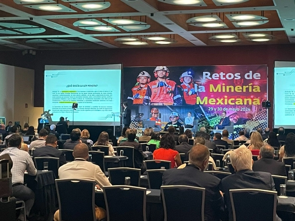 Aspectos del Foro “Retos de la Minería Mexicana”, organizado por la Asociación de Ingenieros de Minas, Metalurgistas y Geólogos de México.