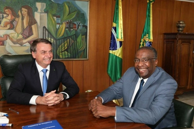 Hace unos días Jair Bolsonaro, presidente de Brasil presentó a Carlos Decotelli da Silva como nuevo ministro de Educación. Foto @jairbolsonaro 