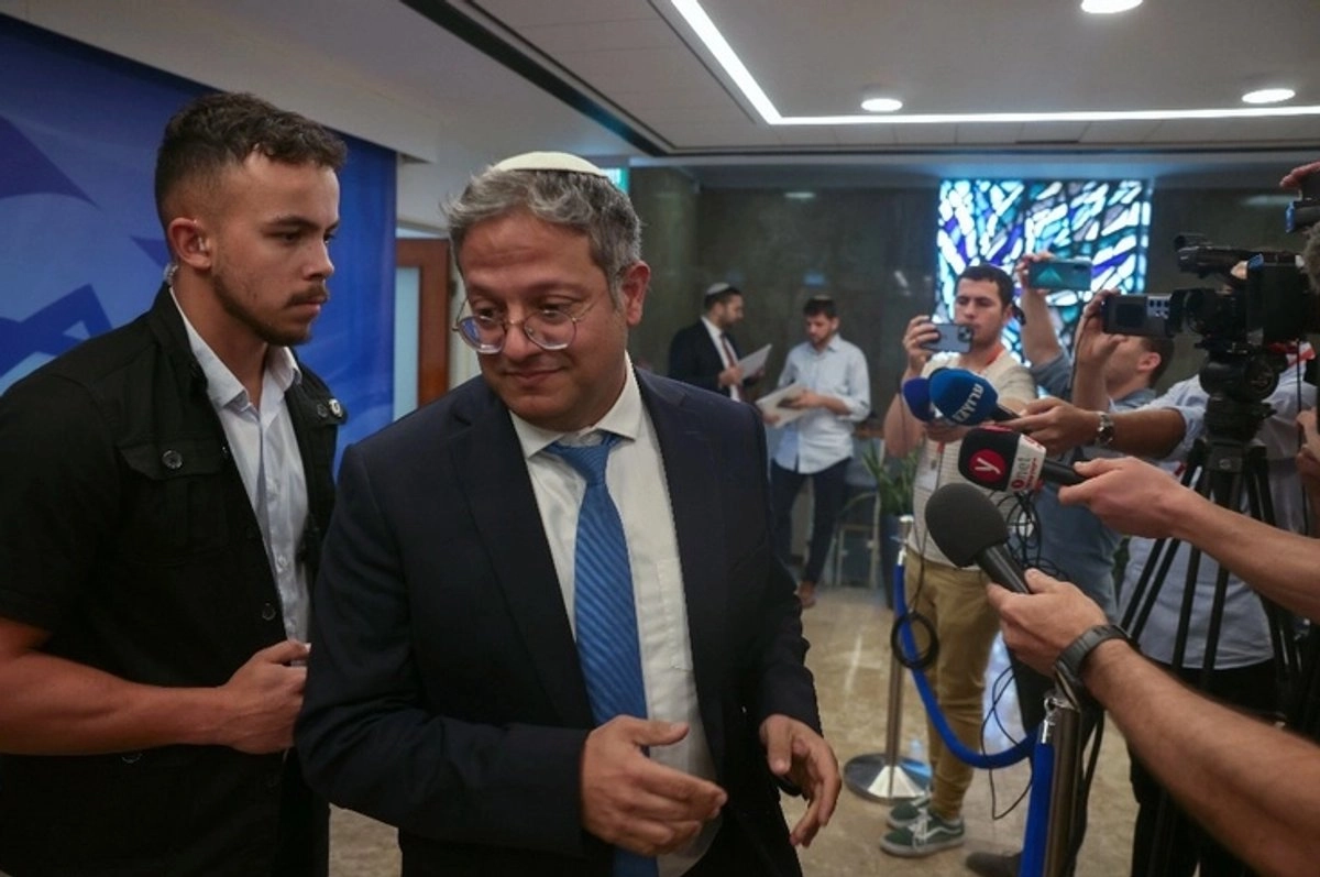 Itamar Ben Gvir, ministro de Seguridad Nacional de Israel y líder del partido ultraderechista Poder Judío, durante una conferencia de prensa.