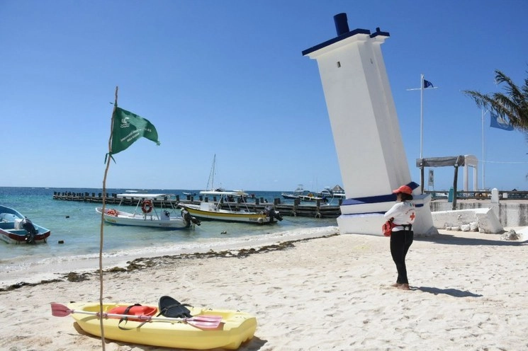 En Puerto Morelos, Quintana Roo, la Secretaría de Marina ordenó negar salidas a embarcaciones dedicadas a la prestación del turismo náutico. Foto Cuartoscuro /Archivo