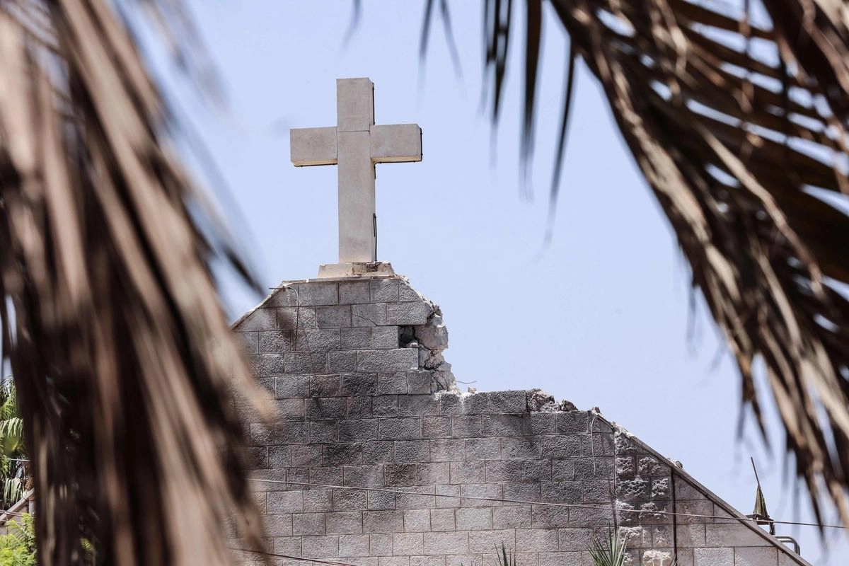 Aspecto de los daños sufridos por la iglesia de la Sagrada Familia en Gaza tras un ataque israelí en el barrio de Zeitoun, Gaza, el 17 de julio de 2025. Foto 