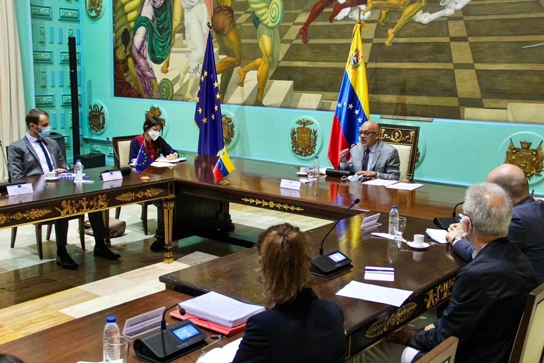 Reunión entre representantes de la Asamblea Nacional de Venezuela y la misión de la UE. Foto Tomada del Twitter @jorgerpsuv
