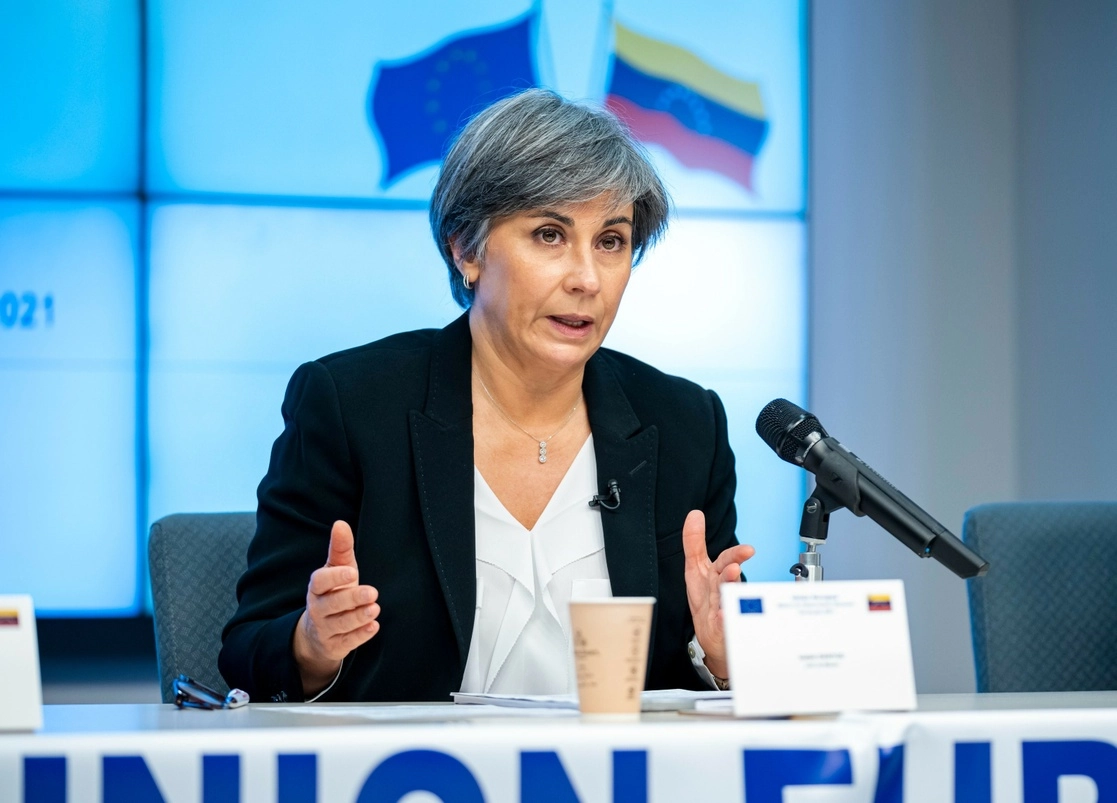 Isabel Santos, jefa de la misión de observadores de la Unión Europea en las elecciones a gobernadores en Venezuela, durante la presentación del informe final de estos comicios, el 22 de febrero de 2022. Foto tomada del Twitter de @MOEUEVenezuela
