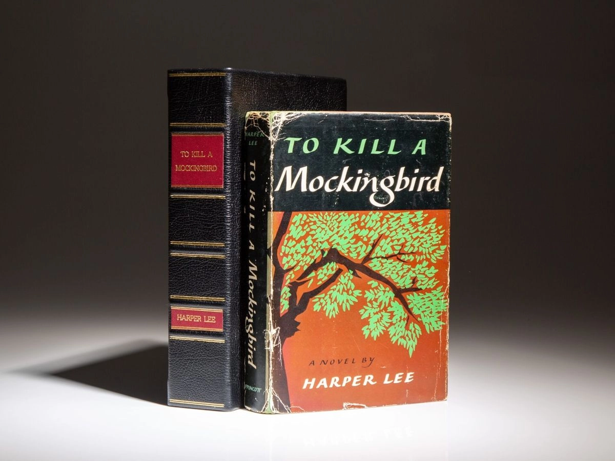 Ejemplar de la primera edicion de 'Matar a un ruiseñor', de la escritora estadunidense Nelle Harper Lee. Foto