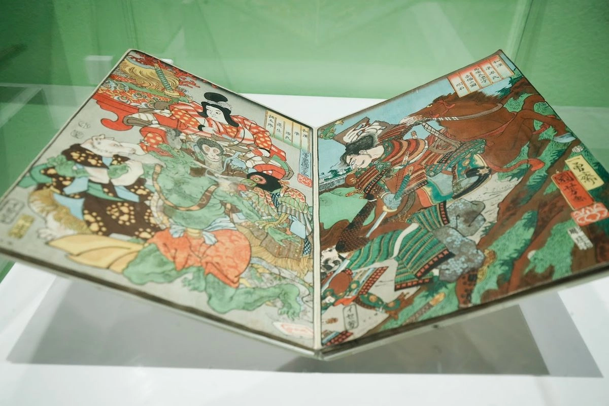 Ilustraciones de 'El cuento de Momotaro', una de las historias más famosas de Japón, forma parte de muestra 'Del mito al manga', que se inauguró ayer en el Museo Franz Mayer. 